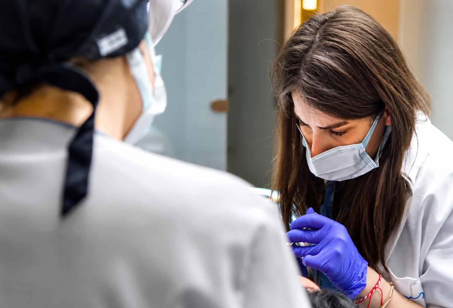 4K Dent kliniğinde bir tedavi anı